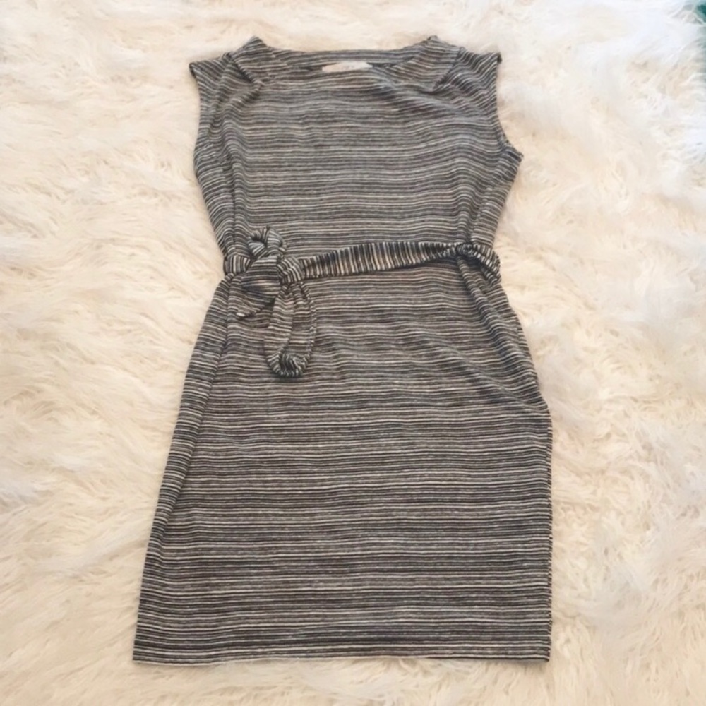 4/$25 ANN TAYLOR‎ LOFT BLK/WHT STRIPED DRESS